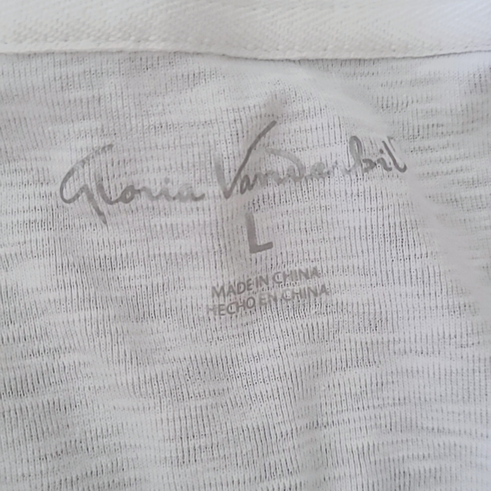 Gloria Vanderbuilt White 3/4 Sleeve Slub Tee with Crew Neck - Picture 11 of 12